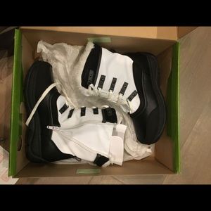 BRAND NEW Castlepeak Snow Boots Sz 6 $25